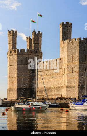 Caernarfon Castle Caernarfon Gwynedd in Galles Foto Stock