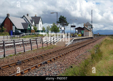 Corrour remoto (un Coire Odhar) Stazione ferroviaria sul Rannoch Moor nelle Highlands scozzesi, Scotland, Regno Unito. Foto Stock