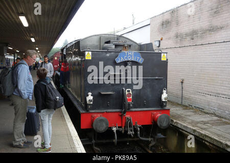 Il Giacobita locomotiva a vapore 62005 in attesa presso la Piattaforma in Fort William Stazione ferroviaria prima di uscire per Londra, Highlands scozzesi, Scozia, Foto Stock