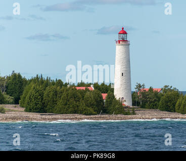 Cove Island Lighthouse Tobermory, Bruce paesaggio della penisola lungo la riva del lago Foto Stock