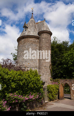 Spaziergang im Trelissick Garden Foto Stock