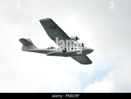 Diritto consolidato costruttiva PBY-5A Catalina in volo a Scottish Airshow internazionale a Ayr, Scotland, Regno Unito Foto Stock