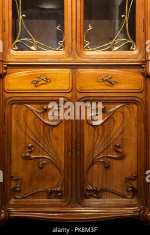 Vitrine per una sala da pranzo, Parigi, Francia, 1899-1900, (2015). Artista: Alan John Ainsworth. Foto Stock