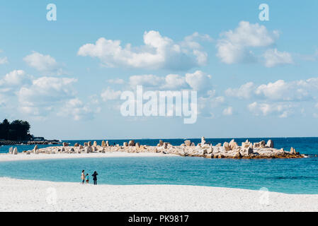 Spiagge di sabbia bianca di Shirahama nella prefettura di Wakayama, Giappone. Shirahama è una cittadina sulla costa sud di Wakayama. Foto Stock