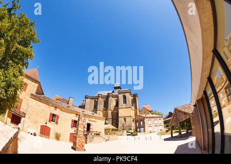 Cortile del Chateau de Biron, Francia, Europa Foto Stock
