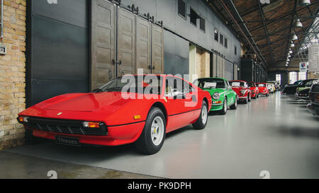 Berlino, Germania-luglio 30, 2016: la Ferrari 308 GTB berlinetta nel classico Remise Foto Stock