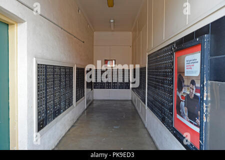 Le caselle di posta a glen innes post office nel nord del New South Wales, Australia Foto Stock