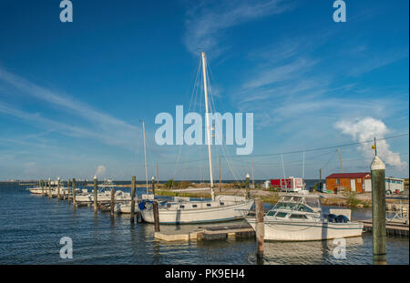 Barche a vela a sbarchi Nautico Marina in Port Lavaca, Gulf Coast, Texas, Stati Uniti d'America Foto Stock