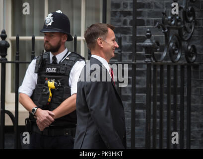 11 settembre 2018. Jeremy Hunt, Segretario agli Affari Esteri, arriva a Downing Street per settimanale riunione del gabinetto. Credito: Malcolm Park/Alamy Foto Stock