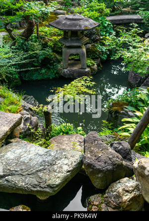 Nomura famiglia casa samurai giardino giapponese nel quartiere Nagamachi, Ishikawa Prefettura, Kanazawa, Giappone Foto Stock