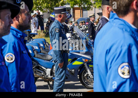 Gendarmeria francese frequentare ufficiale cerimonia militare, Sathonay-Camp, Francia Foto Stock