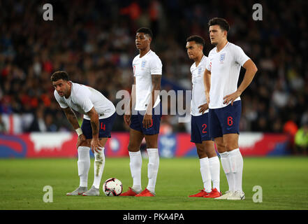 L'Inghilterra del Kyle Walker, Marcus Rashford, Trento Alexander-Arnold e Harry Maguire (L-R) durante l'amichevole internazionale al King Power Stadium, Leicester. Foto Stock