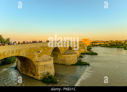 Il ponte romano in Cordoba - Spagna Foto Stock