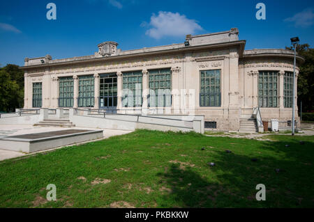 L'Italia, Lombardia, Milano, Vittorio Formentano Park ex Largo Marinai d'Italia, Palazzina Liberty di Alberto Migliorini Foto Stock