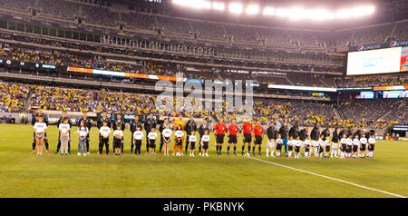 East Rutherford, Stati Uniti. Undicesimo Sep, 2018. Cerimonia di apertura per la partita amichevole tra Argentina e la Colombia a MetLife Stadium Credito: Lev Radin/Pacific Press/Alamy Live News Foto Stock