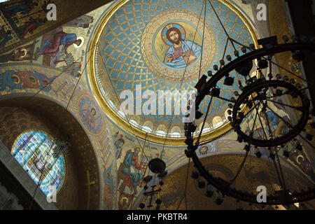 Interno della cupola della Kronstadt Cattedrale navale progettato dall architetto russo Vasily Kosyakov e costruito nel 1903-1913 a Kronstadt vicino a San Pietroburgo, Russia. Foto Stock