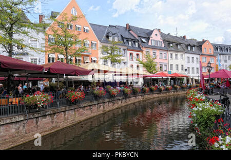 Saarburg, Renania-Palatinato / Germania Agosto 24 2018: Saarburg Cityscape con il suo centro storico e la parte di Leuk fiume che scorre nella città di Foto Stock