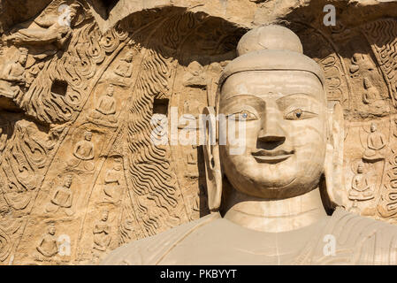 Scolpite statue buddiste a Grotte di Yungang, cinese antico tempio buddista grotte nei pressi di Datong; Cina Foto Stock