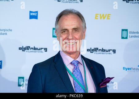 12 settembre 2018, Bassa Sassonia, Oldenburg: 12 settembre 2018, Germania, Oldenburg: Keith Carradine, noi attore e vincitore di un Oscar, sorge sul tappeto rosso in corrispondenza della apertura del XXV Oldenburg International Film Festival. Numerose anteprime sono in programma fino al 16 settembre. Foto: Mohssen Assanimoghaddam/dpa Foto Stock