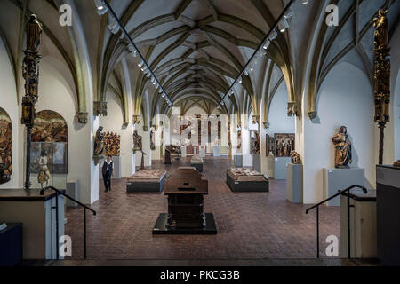 Hall con medievale arte religiosa, Museo Nazionale di Monaco di Baviera, Baviera, Baviera, Germania Foto Stock