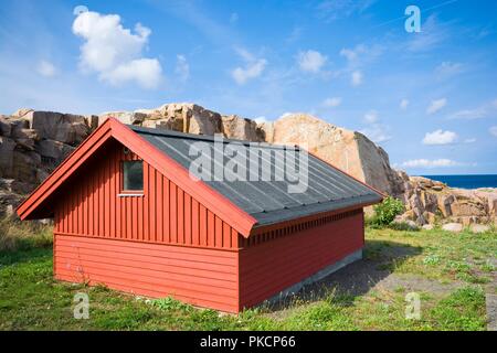 Piccolo cottage di legno al mare, Sandvig, Bornholm, Danimarca Foto Stock