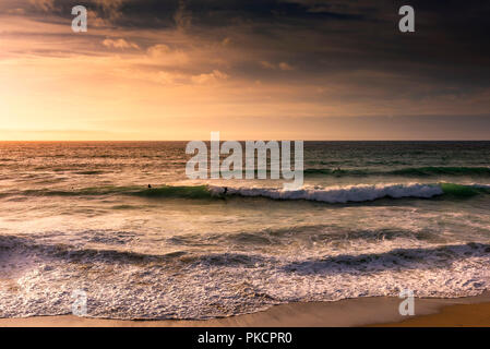 Tramonto a Fistral Beach in Newquay Cornwall. Foto Stock