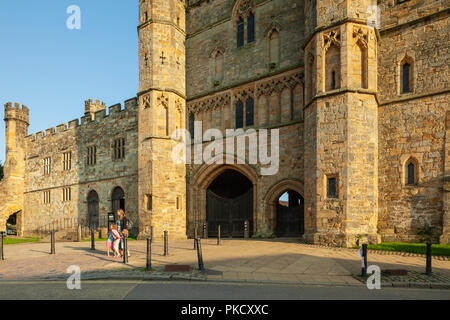 Pomeriggio estivo all Abbazia di Battle, East Sussex, Inghilterra. Foto Stock