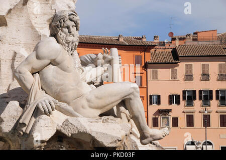 Italia Lazio Roma Centro Storico, Piazza Navona, Fontana dettaglio, Bernini la Fontana dei Quattro Fiumi. Foto Stock