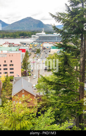 La vista del porto dalla Cape Fox Lodge alla sommità del capo Fox Hill - Creek Street funicolare (noto come 'il tram') in Ketchikan in Alaska, STATI UNITI D'AMERICA Foto Stock