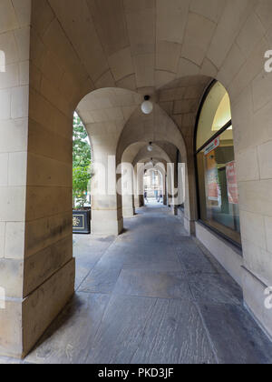 Gli archi di Manchester Town Hall Foto Stock