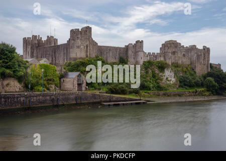 Pembroke Castle, Pembrokeshire, Wales, Regno Unito, Europa Foto Stock