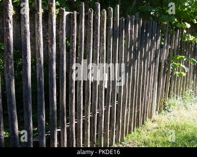 In legno antico Picket Fence Foto Stock