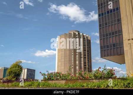 Caixa Economica Federal Bank Headquarters e Central Bank Building - Brasilia, Distrito Federal, Brasile Foto Stock