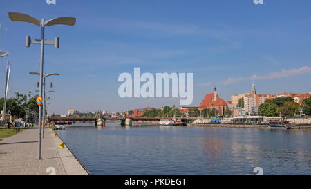 Szczecin, città portuale. Vista sul lungomare della città vecchia Foto Stock