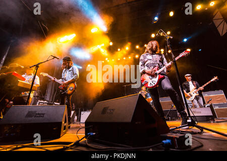 Canadian-American musicista Matt Mays e la sua band in esecuzione al Skookum Music Festival di Stanley Park a Vancouver, BC il 7 settembre 2018 Foto Stock