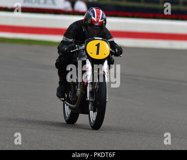 John McGuinness, Glen inglese, Manx Norton, Barry Sheene Memorial Trophy, Goodwood 2018, settembre 2018, il circuito da corsa, Classic, concorrenza, Foto Stock