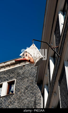 Il 'Blanc-Moussi' maschera, simbolo e icona della tradizione carnaval in Stavelot dei Cantoni dell'Est (Belgio, 15/11/2011) Foto Stock