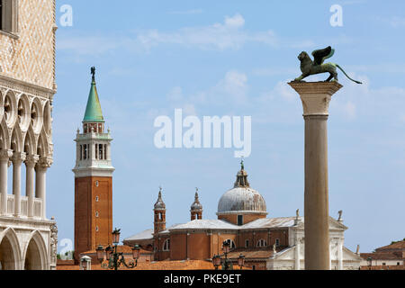 Vista di San Giorgio Maggiore dalla Piazzetta, vicino a Piazza San Marco, Venezia, Italia Foto Stock