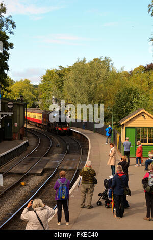 NYMR locomotiva a vapore n. 1264 avvicinando Pickering Station Foto Stock
