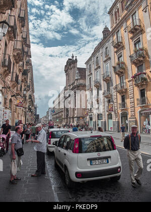 Catania, Italia - 22 agosto 2018: Colpo di Catania in un giorno d'estate. Catania, Sicilia Foto Stock