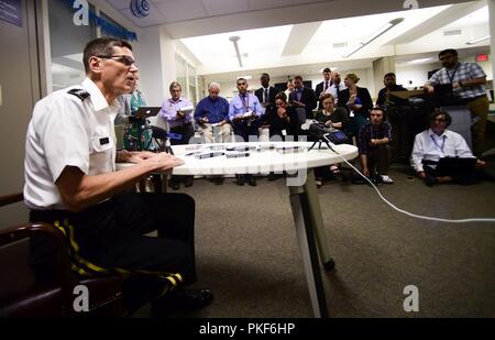 Stati Uniti Esercito gen. Giuseppe Votel, U.S. Comando centrale commander, parla alla stampa in occasione del Pentagono a Washington, D.C., Agosto 08, 2018. Foto Stock