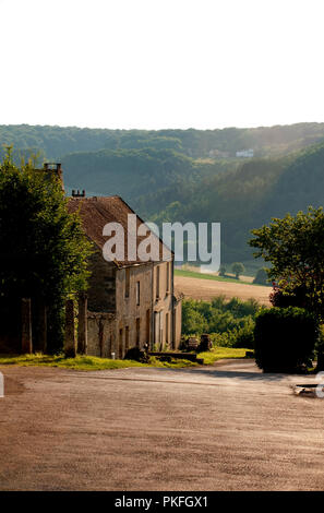 Impressione del villaggio Vézelay, nel dipartimento Yonne (Francia, 23/06/2010) Foto Stock