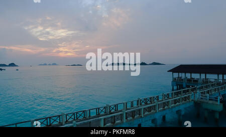 Antenna fuco vista dell'alba in Redang Island, Terengganu, Malaysia. Foto Stock