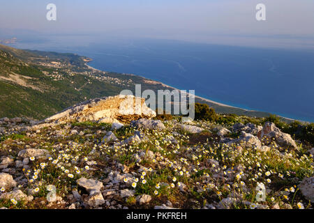 Vista da Llogara Pass, Palasa e Dhërmi, Riviera albanese, Mar Ionio, Qark Vlorë, Albania Foto Stock