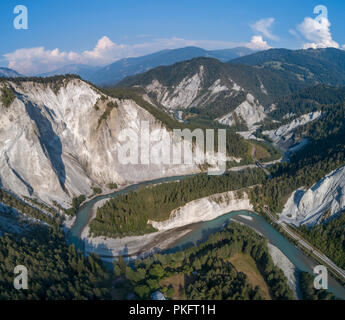 Si snoda nella giovane Reno, la Gola del Reno, Ruinaulta, Versam, Grigioni, Svizzera Foto Stock