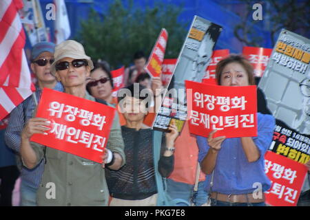 14 Settembre, 2018. Seul in Corea. I dimostranti si sono riuniti a Seul per chiedere il rilascio delle destre commentatore e giornalista Byun Hee-jae su accuse di diffamazione nella sua segnalazione di una competitiva società di radiodiffusione. Byun è stato arrestato nel mese di maggio e il suo caso è attualmente dinanzi ai tribunali.Credit: Michael Davis/Alamy Live News Foto Stock