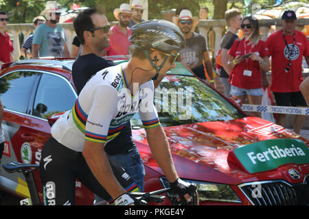 Ejea de los Caballeros, Spagna. Xiii Sep, 2018. Peter Sagan si avvicina all'inizio della Vuelta de Espana, fase 18. Isacco Coccato/Alamy Live News Foto Stock