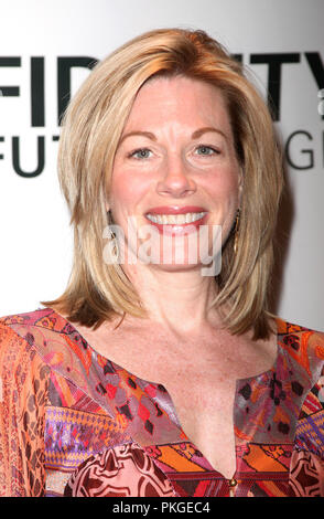 Xiv Sett 2018. ***FILE FOTO*** Marin Mazzie è scomparso all'età di 57. Foto: Marin Mazzie raffigurato all'76th dramma annuale classifica alla cerimonia di premiazione e pranzo presso il Marriott Marquis in New York City il 20 maggio 2010. Credito: Walter McBride/MediaPunch Credito: MediaPunch Inc/Alamy Live News Foto Stock