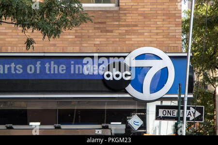 New York, 30 agosto 2016: l'ABC e Canale 7 canta sul ABC edificio per uffici a Manhattan. Foto Stock