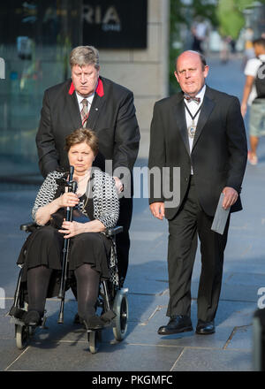 Edimburgo, 26 maggio 2017. Gli ospiti arrivano per il Sir Tom Hunter Foundation cena dove ex presidente Barak Obama parla come oratore ospite. Foto Stock